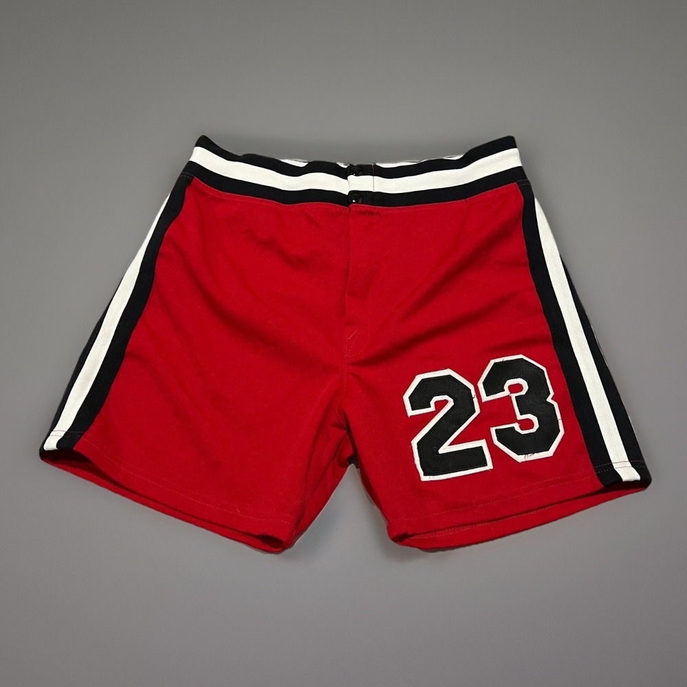 Vtg 80s Mens Red Stripes Chicago Bulls Michael Jordan #23 Athletic Shorts 30-32